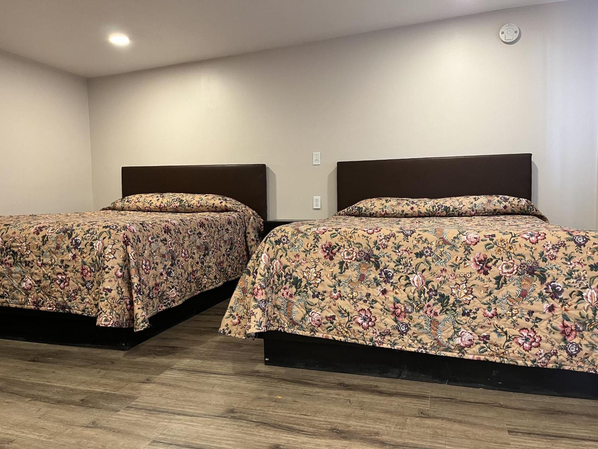 Kluane Park Inn ヘーンズ・ジャンクション エクステリア 写真