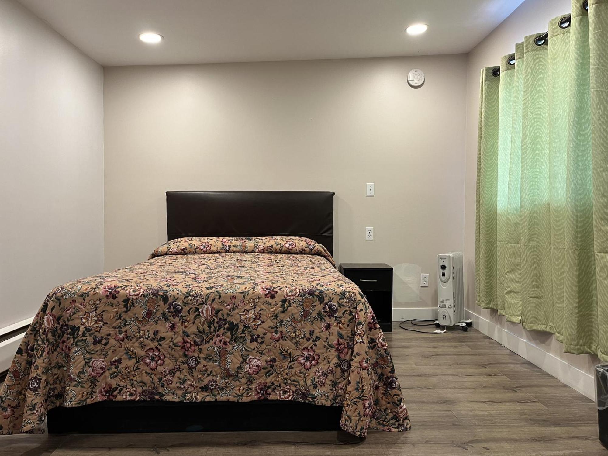 Kluane Park Inn ヘーンズ・ジャンクション エクステリア 写真