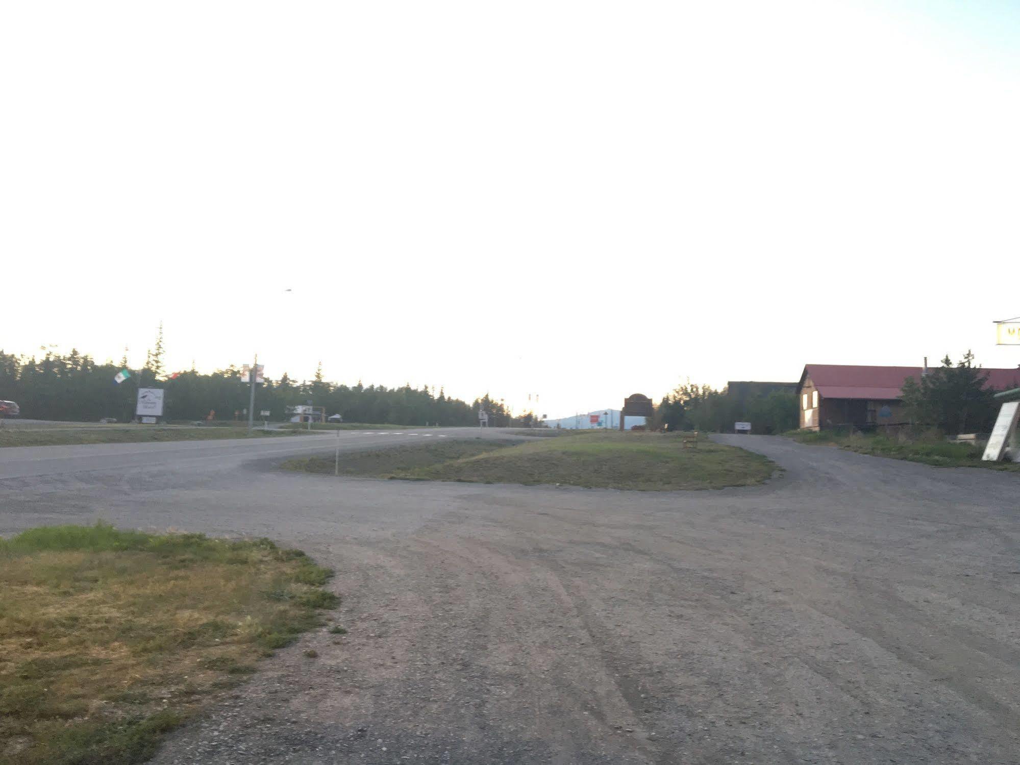 Kluane Park Inn ヘーンズ・ジャンクション エクステリア 写真